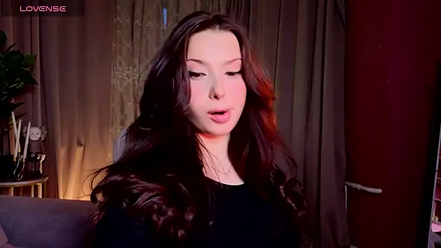 Lucy louras online show from 11-10-25, 12:10