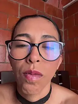 Emma  cumlovee online show from 04-10-26, 12:01