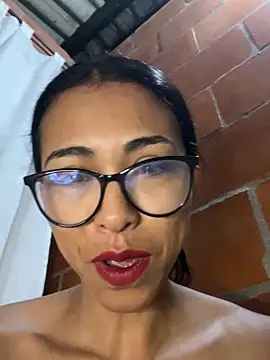 Snapshot of Emma__cumlovee chatting on 02-25-26, 11:21 Emma cumlovee online show from 02-25-26, 11:21