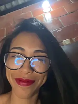 Snapshot of Emma__cumlovee chatting on 03-01-26, 04:12 Emma cumlovee online show from 03-01-26, 04:12