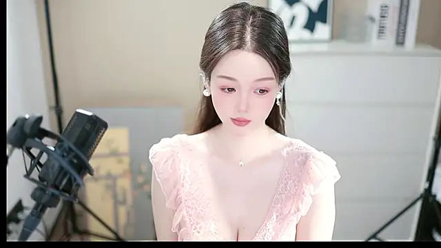 abbyli12 online show from 11-07-25, 04:11