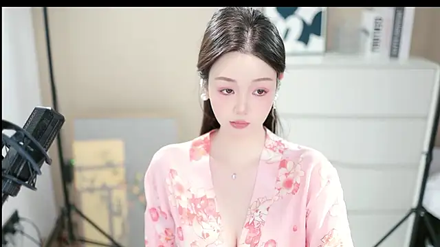 abbyli12 online show from 11-11-25, 04:13