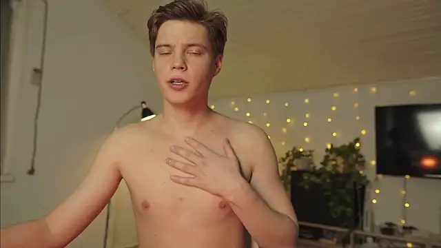 Snapshot of RusBradPitt chatting on 02-20-26, 02:52 RusBradPitt online show from 02-20-26, 02:52