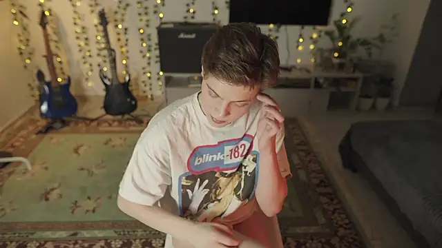 Snapshot of RusBradPitt chatting on 02-17-26, 05:43 RusBradPitt online show from 02-17-26, 05:43