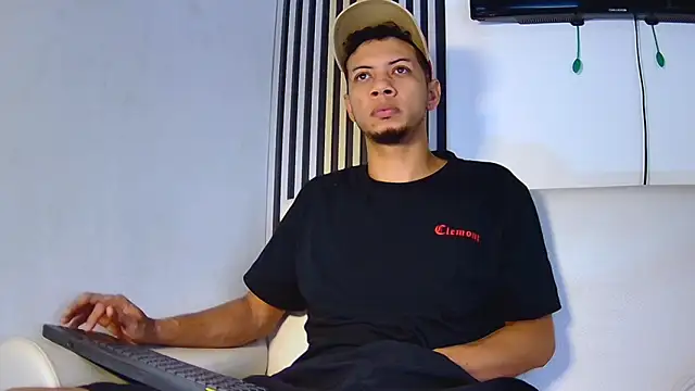 DustinandJordan online show from 02-11-26, 01:44