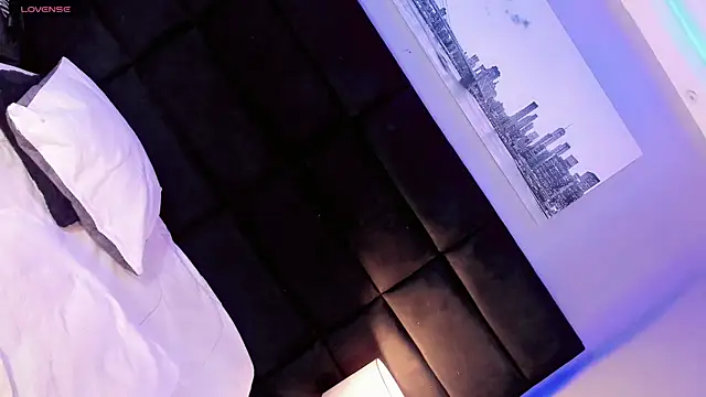 Ana Paaula23 online show from 11-11-25, 08:47