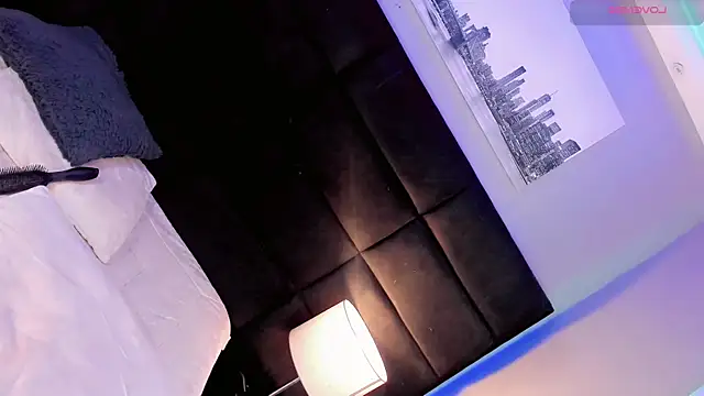 Ana Paaula23 online show from 10-27-25, 08:54