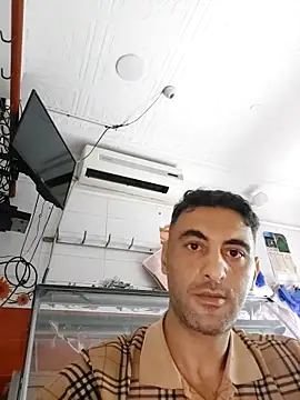 Snapshot of mahdiDido chatting on 10-19-25, 08:11 mahdiDido online show from 10-19-25, 08:11