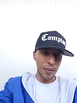 Santi2323xxX online show from 04-19-26, 01:12