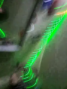 bearded cross online show from 12-19-25, 05:43