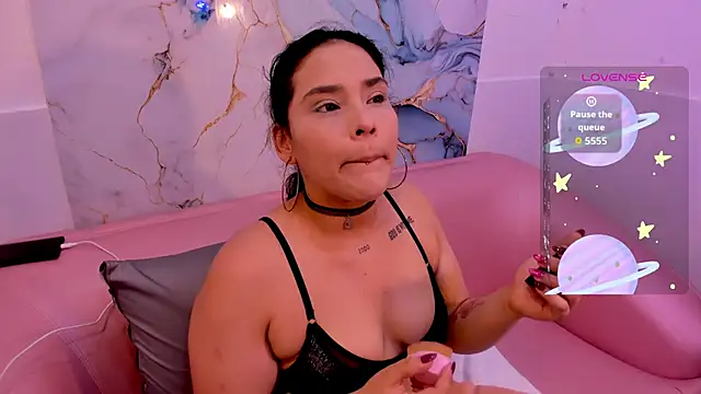 TIFFANY GLOW   online show from 11-12-25, 07:40