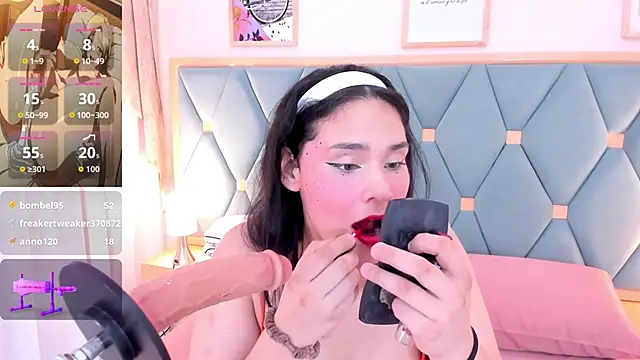 TIFFANY GLOW   online show from 10-09-25, 09:59