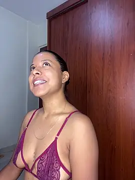 Snapshot of Kendra_C chatting on 04-01-26, 02:13 Kendra C online show from 04-01-26, 02:13