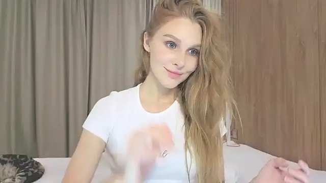 Brigitte Bardot online show from 09-22-25, 06:41