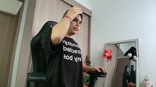 Snapshot of brunothompson3 chatting on 09-16-25, 02:29 brunothompson3 online show from 09-16-25, 02:29