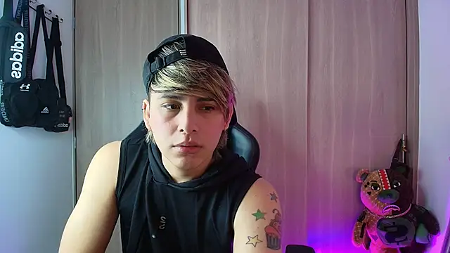 Snapshot of brunothompson3 chatting on 09-25-25, 11:22 brunothompson3 online show from 09-25-25, 11:22