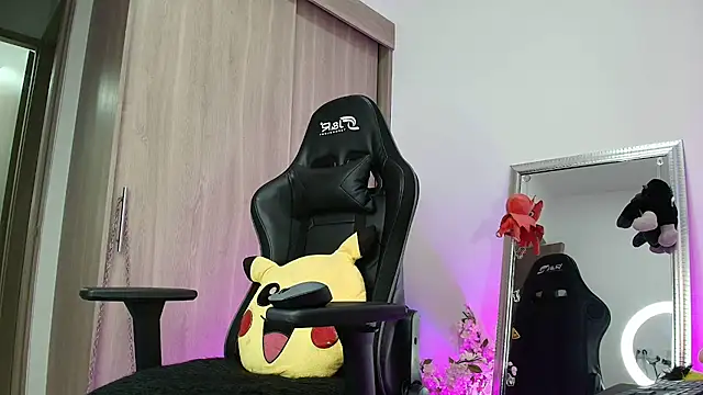 Snapshot of brunothompson3 chatting on 09-19-25, 10:47 brunothompson3 online show from 09-19-25, 10:47