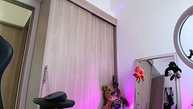 Snapshot of brunothompson3 chatting on 09-13-25, 09:59 brunothompson3 online show from 09-13-25, 09:59