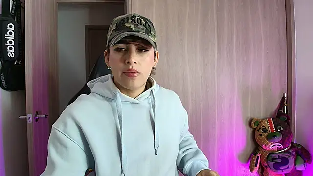 Snapshot of brunothompson3 chatting on 09-10-25, 05:06 brunothompson3 online show from 09-10-25, 05:06