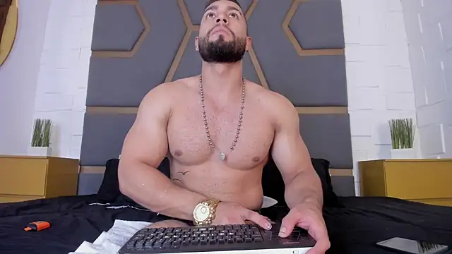 Snapshot of massimofiore_ chatting on 09-20-25, 04:06 massimofiore online show from 09-20-25, 04:06