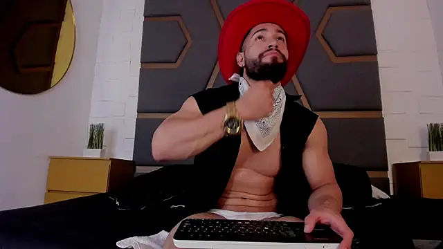 massimofiore  online show from 11-14-25, 03:32