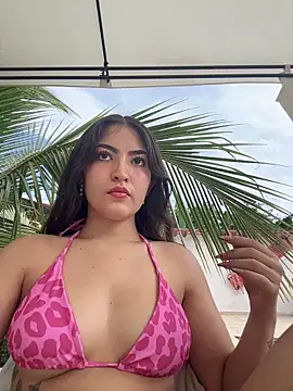 Snapshot of Gaby-Herrera chatting on 12-19-25, 08:33 Gaby-Herrera online show from 12-19-25, 08:33