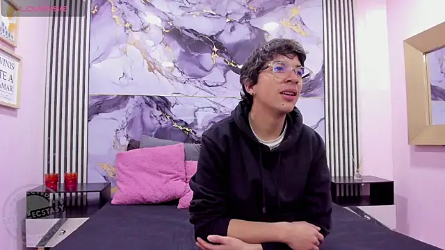 Desire Ecstasy online show from 11-05-25, 01:14