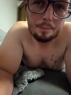 Snapshot of bigdicksklave chatting on 11-14-25, 02:54 bigdicksklave online show from 11-14-25, 02:54