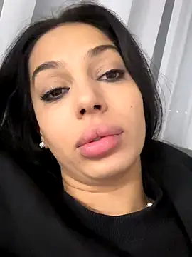 Bella Vixen  online show from 11-05-25, 12:14