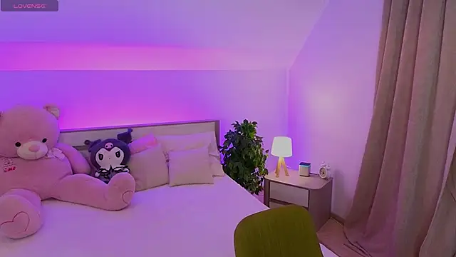 venomeowww   online show from 11-22-25, 04:00