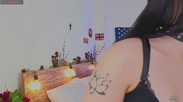 venomeowww   online show from 04-27-26, 03:59