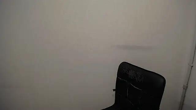 Snapshot of Mina_sky_ chatting on 10-28-25, 08:13 Mina sky  online show from 10-28-25, 08:13