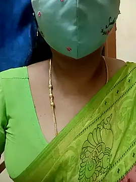 Snapshot of sushma26 chatting on 07-08-26, 06:08 sushma26 online show from 07-08-26, 06:08