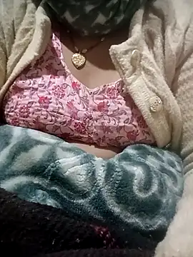 CUTGIRL76 online show from 12-19-25, 09:50