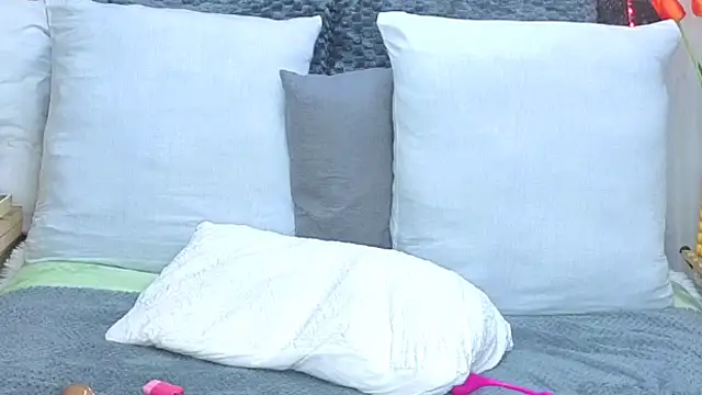 CaramelNatashaxx online show from 12-21-25, 06:26