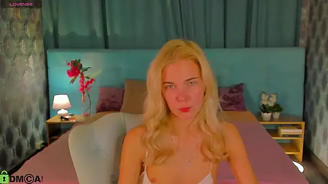 Aurora Bennet online show from 09-22-25, 12:05