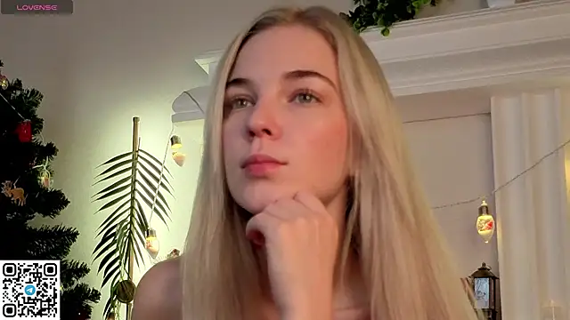 Aurora Bennet online show from 12-22-25, 12:55