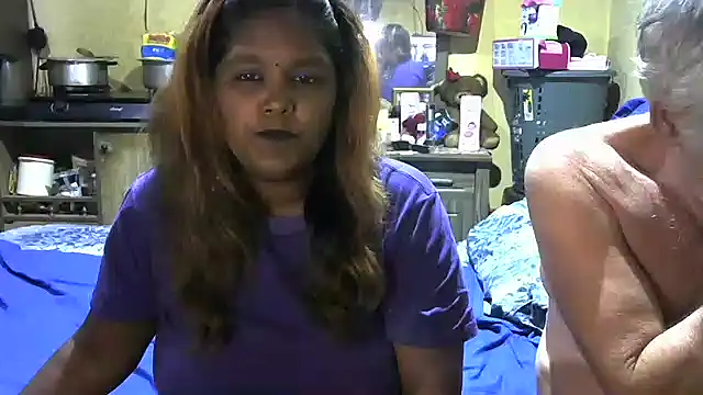 Snapshot of crazyloverstasmike chatting on 10-02-25, 07:06 crazyloverstasmike online show from 10-02-25, 07:06