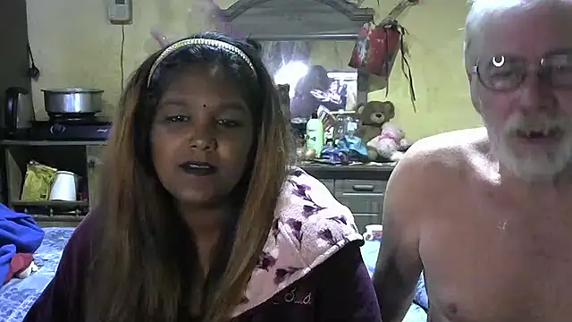 Snapshot of crazyloverstasmike chatting on 10-15-25, 07:22 crazyloverstasmike online show from 10-15-25, 07:22