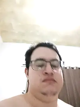 Snapshot of Juliao2030 chatting on 09-24-25, 10:44 Juliao2030 online show from 09-24-25, 10:44