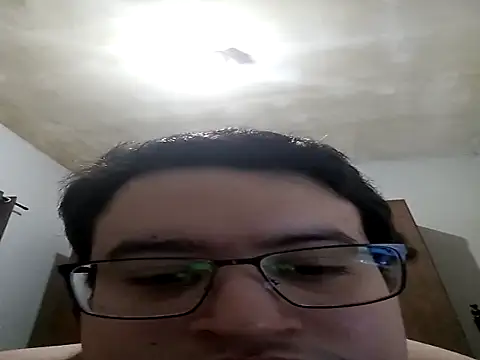 Snapshot of Juliao2030 chatting on 10-30-25, 06:16 Juliao2030 online show from 10-30-25, 06:16