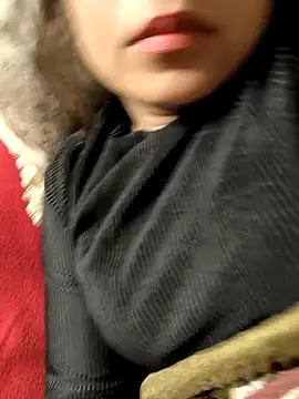 Snapshot of queenbuggi chatting on 02-28-26, 06:40 queenbuggi online show from 02-28-26, 06:40