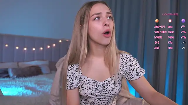 ShinyBarbie online show from 10-06-25, 06:25