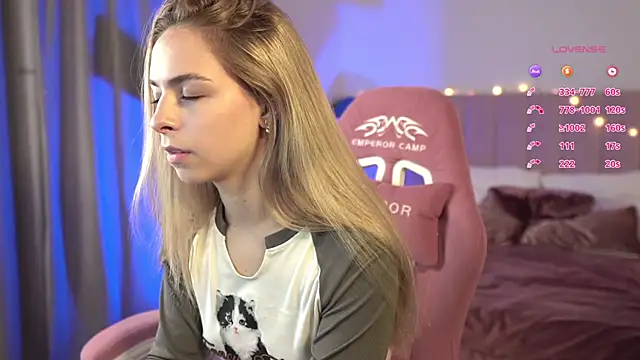 ShinyBarbie online show from 09-19-25, 06:28