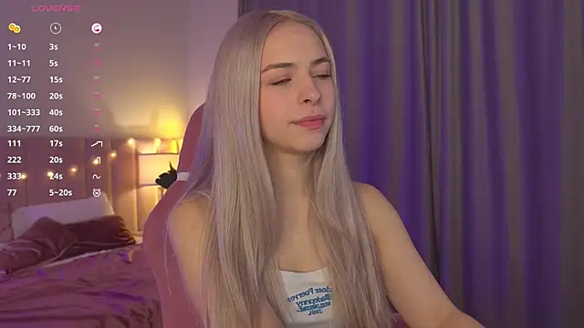 ShinyBarbie online show from 11-28-25, 06:35