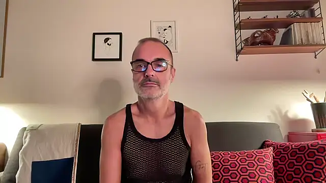 Snapshot of Milkywaymen chatting on 10-04-25, 01:34 Milkywaymen online show from 10-04-25, 01:34