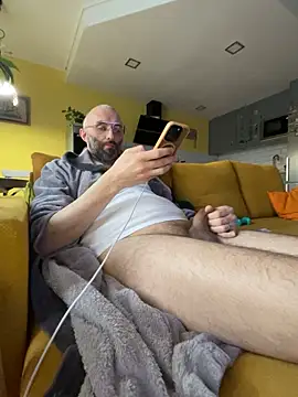 Snapshot of smint06 chatting on 03-18-26, 05:03 smint06 online show from 03-18-26, 05:03