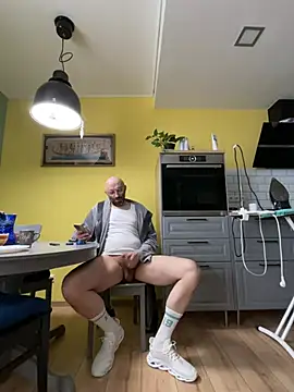 Snapshot of smint06 chatting on 03-25-26, 10:36 smint06 online show from 03-25-26, 10:36