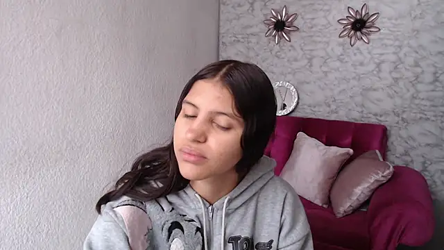 Snapshot of Evagirl69 chatting on 02-19-26, 12:13 Evagirl69 online show from 02-19-26, 12:13