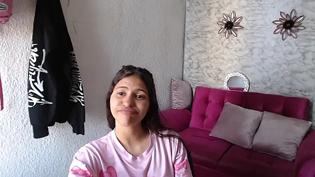 Snapshot of Evagirl69 chatting on 04-30-26, 08:57 Evagirl69 online show from 04-30-26, 08:57